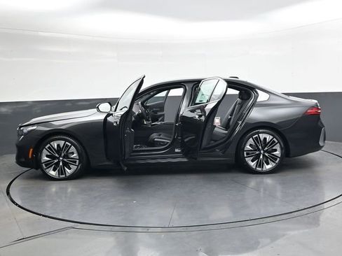 New 2026 BMW i5 eDrive40 image 40