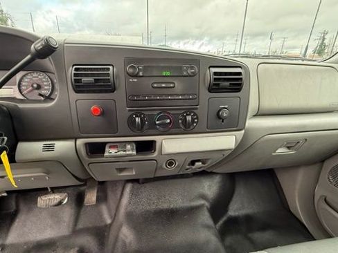 Used 2006 Ford F250 2WD Crew Cab Super Duty image 18