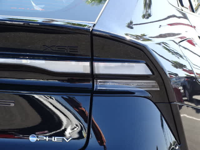 Certified 2025 Toyota Prius Plug-In Hybrid FWD image 12