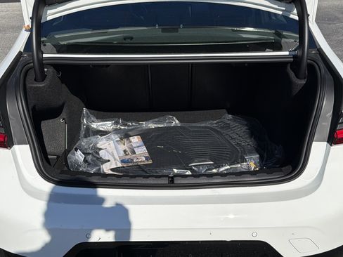 New 2026 BMW 330i Sedan w/ M Sport Package image 26