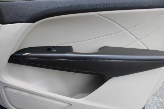 Used 2018 Lincoln MKC Premiere FWD image 11