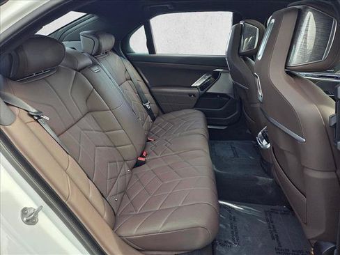 Certified 2024 BMW i7 xDrive60 AWD/4WD image 27