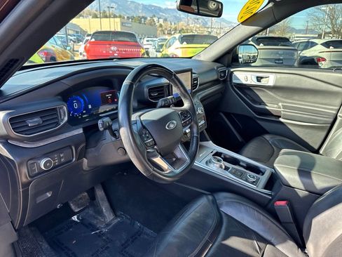 Used 2020 Ford Explorer Platinum image 28