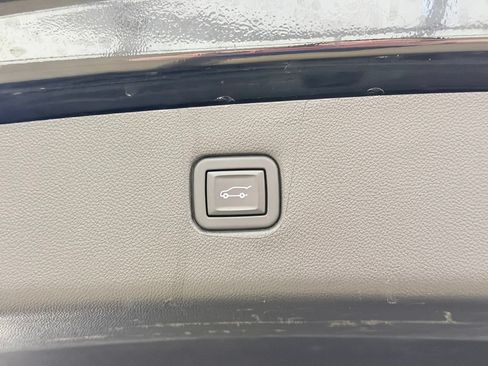 Used 2022 Chevrolet Blazer RS FWD image 32