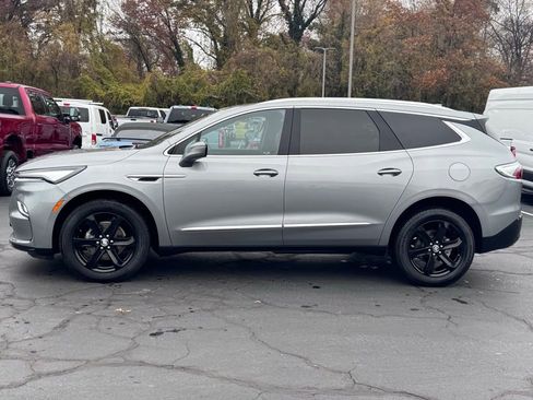 Used 2023 Buick Enclave Essence w/ Sport Touring Edition image 3