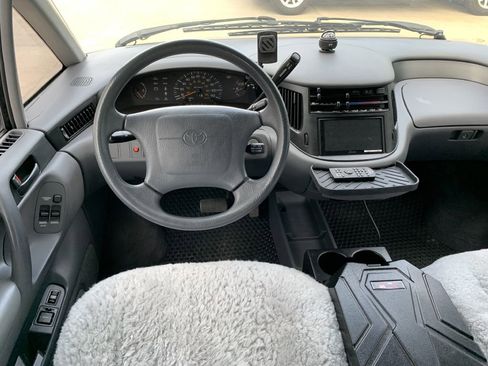 Used 1992 Toyota Previa Deluxe image 11