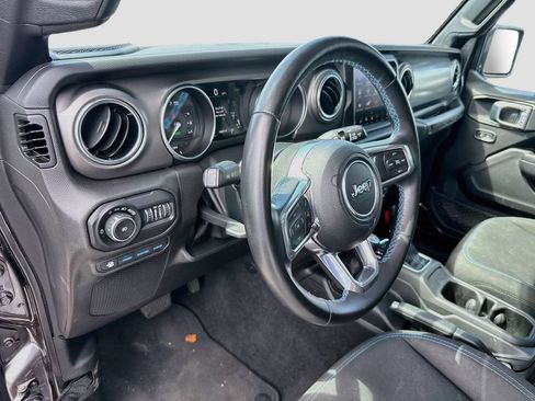 Used 2022 Jeep Wrangler Unlimited Rubicon 4xe w/ Safety Group AWD/4WD image 10