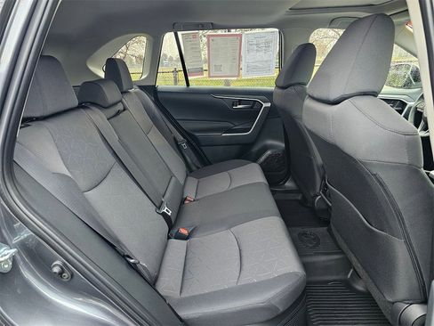 Used 2025 Toyota RAV4 XLE image 12