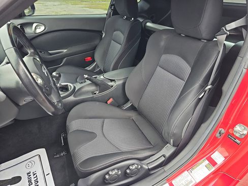 Used 2020 Nissan 370Z Coupe RWD image 15