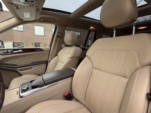 Used 2014 Mercedes-Benz GL 450 4MATIC image 11