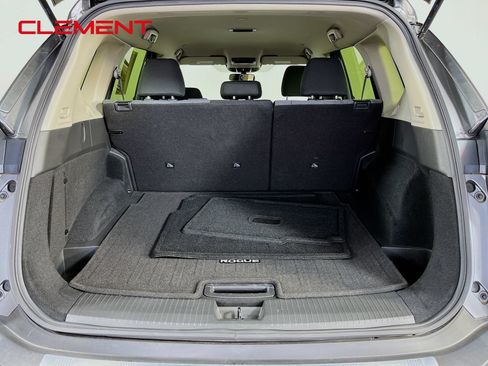 Used 2023 Nissan Rogue SV AWD/4WD image 10