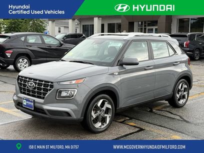 Used 2022 Hyundai Venue SEL w/ Cargo Package