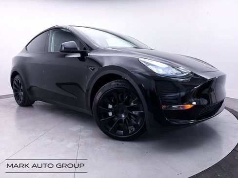 Used 2023 Tesla Model Y Long Range AWD/4WD image 1