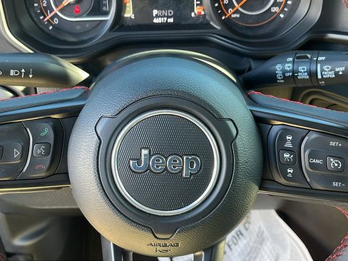 Used 2024 Jeep Wrangler Unlimited Rubicon image 9
