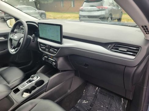 Used 2025 Ford Escape Platinum image 31