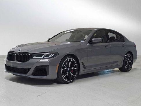 Used 2022 BMW M550i xDrive w/ Dynamic Handling Package image 7