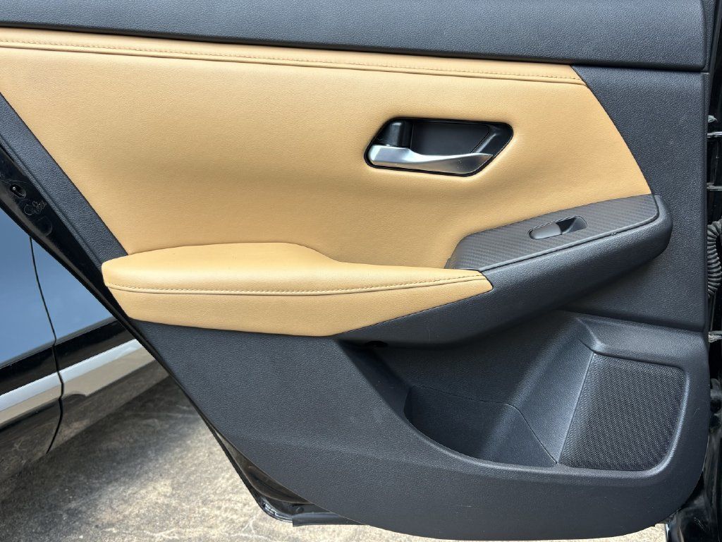 Used 2021 Nissan Sentra SV w/ SV Premium Package FWD image 24