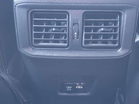 Used 2020 Toyota RAV4 XLE w/ Convenience Package AWD/4WD image 22