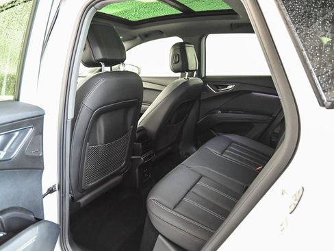 Used 2023 Audi Q4 e-tron Premium Plus w/ Premium Plus image 32