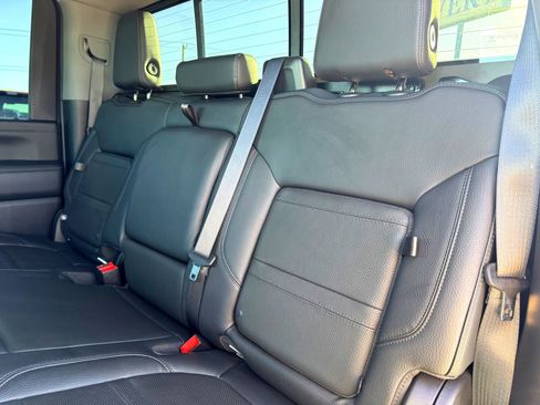 Used 2022 GMC Sierra 2500 Denali w/ Technology Package image 18