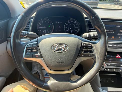 Used 2018 Hyundai Elantra Value Edition FWD image 13