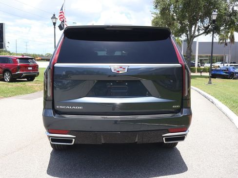 Used 2021 Cadillac Escalade Premium Luxury RWD image 4