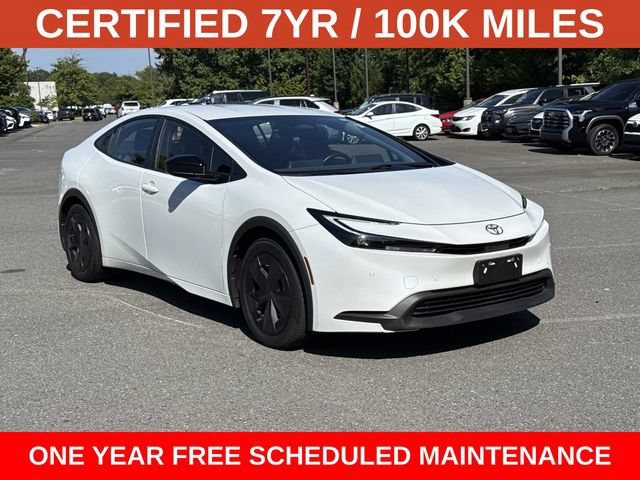 Used 2025 Toyota Prius LE FWD image 1