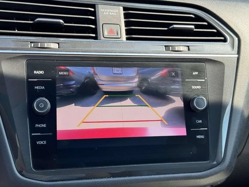 Used 2019 Volkswagen Tiguan SE w/ Panoramic Sunroof Package AWD/4WD image 31