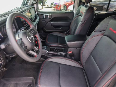 Used 2024 Jeep Wrangler Unlimited Rubicon w/ Convenience Group image 9