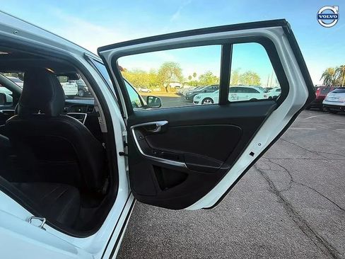 Used 2015 Volvo V60 T5 Premier FWD image 40
