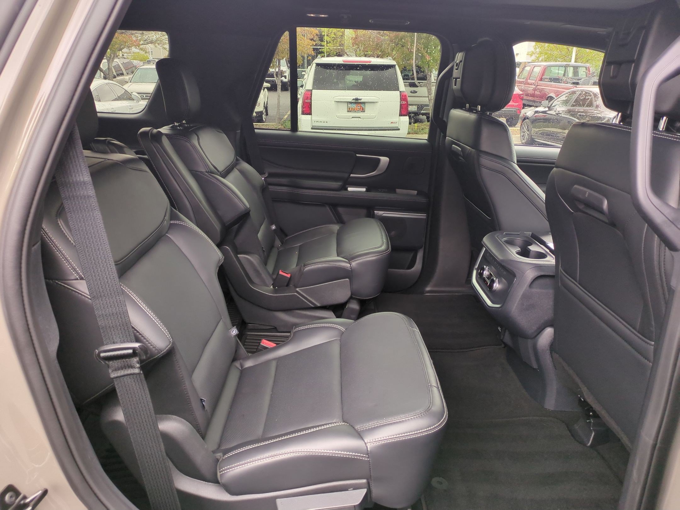 Used 2026 Ford Expedition Platinum w/ Stealth Performance Package AWD/4WD image 29
