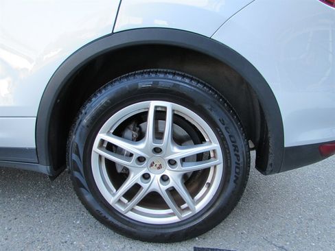 Used 2012 Porsche Cayenne AWD/4WD image 24