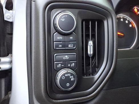 Used 2022 Chevrolet Silverado 1500 Custom image 15