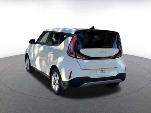 Used 2025 Kia Soul LX w/ LX Technology Package image 11