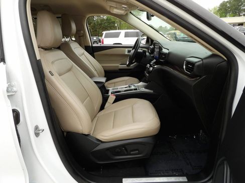 Used 2022 Ford Explorer Limited w/ Equipment Group 301A image 15