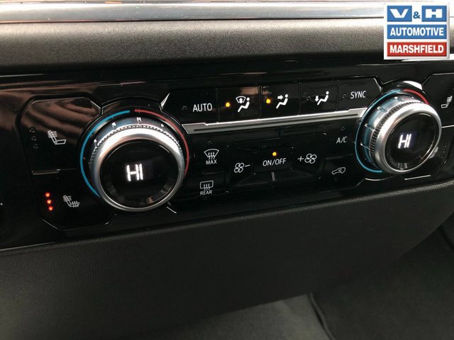 Used 2025 GMC Sierra 1500 SLT AWD/4WD image 12