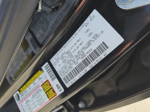 Used 2025 Toyota Tacoma TRD Off-Road image 35