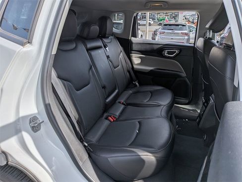 Used 2022 Jeep Compass Limited image 22