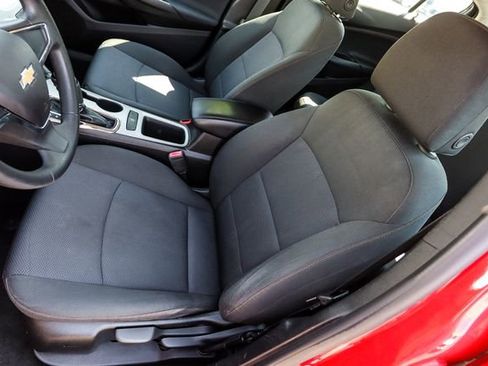 Used 2018 Chevrolet Cruze LS FWD image 33