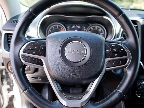 Used 2019 Jeep Cherokee Latitude Plus image 35