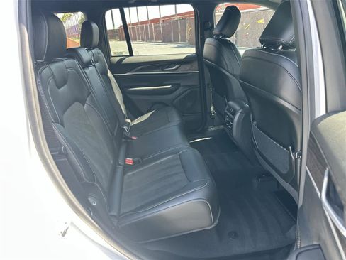 Used 2026 Jeep Grand Cherokee Altitude RWD image 14