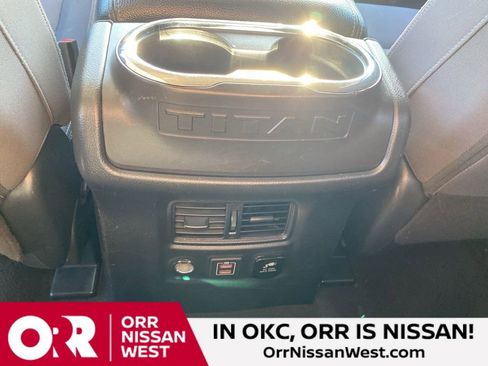 Used 2021 Nissan Titan SV w/ SV Convenience Package RWD image 18