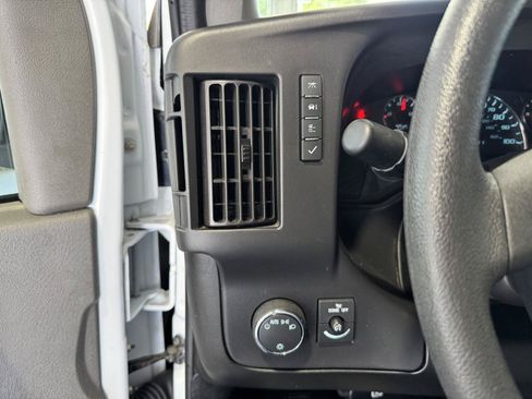 Used 2024 Chevrolet Express 2500 w/ Driver Convenience Package RWD image 15