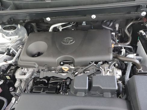 Used 2025 Toyota RAV4 LE AWD/4WD image 26