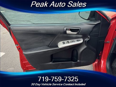 Used 2014 Toyota Camry SE FWD image 10
