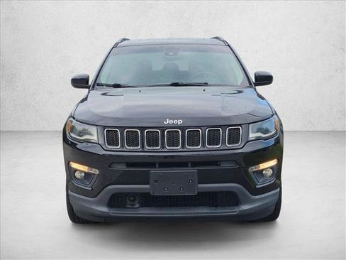Used 2018 Jeep Compass Latitude w/ Popular Equipment Group AWD/4WD image 2