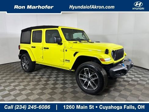 Used 2024 Jeep Wrangler Unlimited image 1