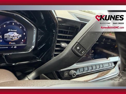 Used 2025 Chevrolet Silverado 1500 LT AWD/4WD image 17