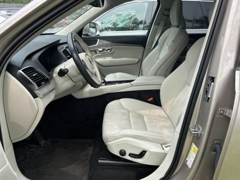 Used 2025 Volvo XC90 T8 Plus w/ Protection Package AWD/4WD image 5