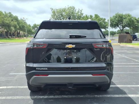 Used 2025 Chevrolet Equinox LT w/ Convenience Package II FWD image 6